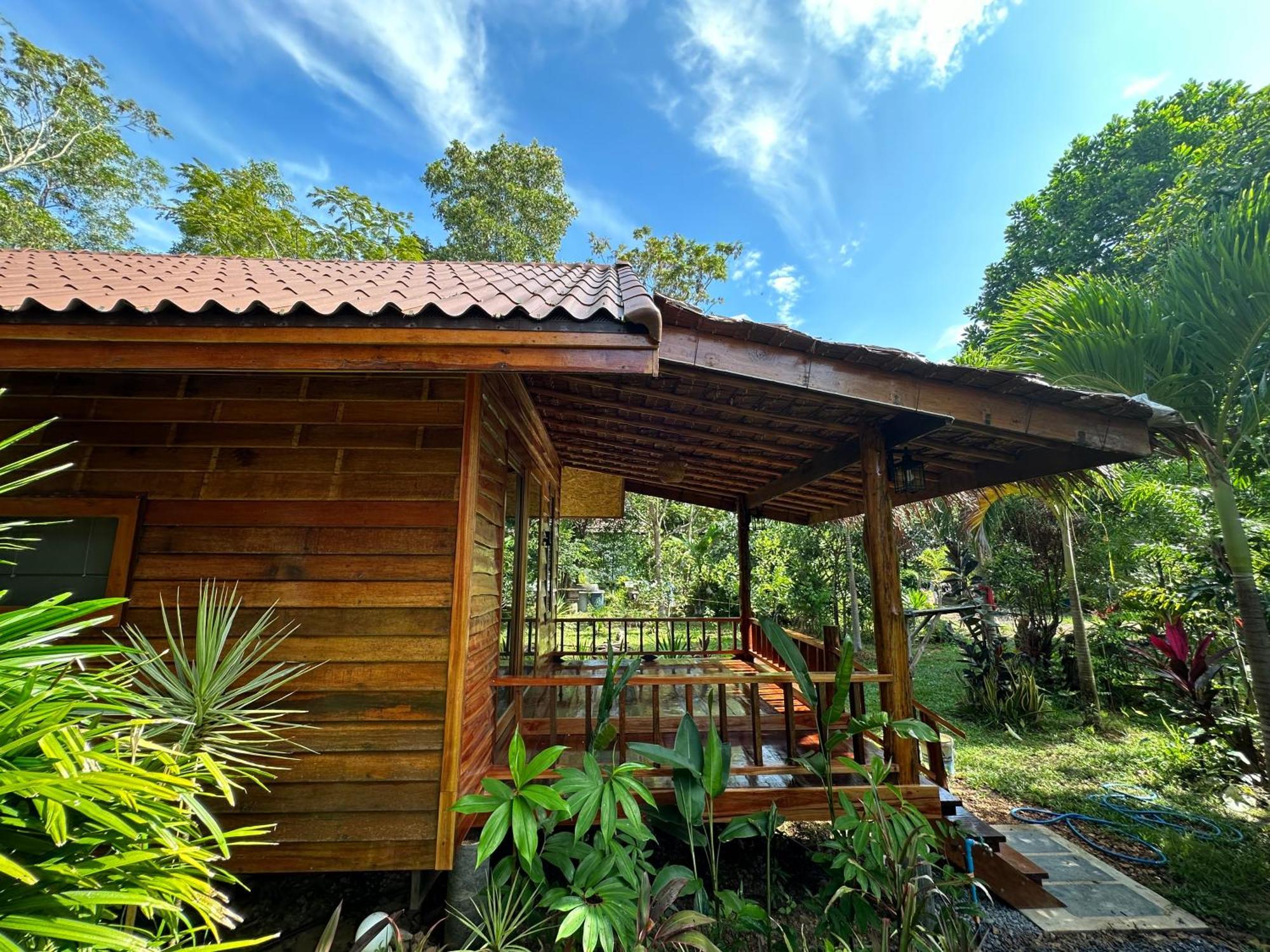 Koh Jum Bungalow & Hostel Exterior photo