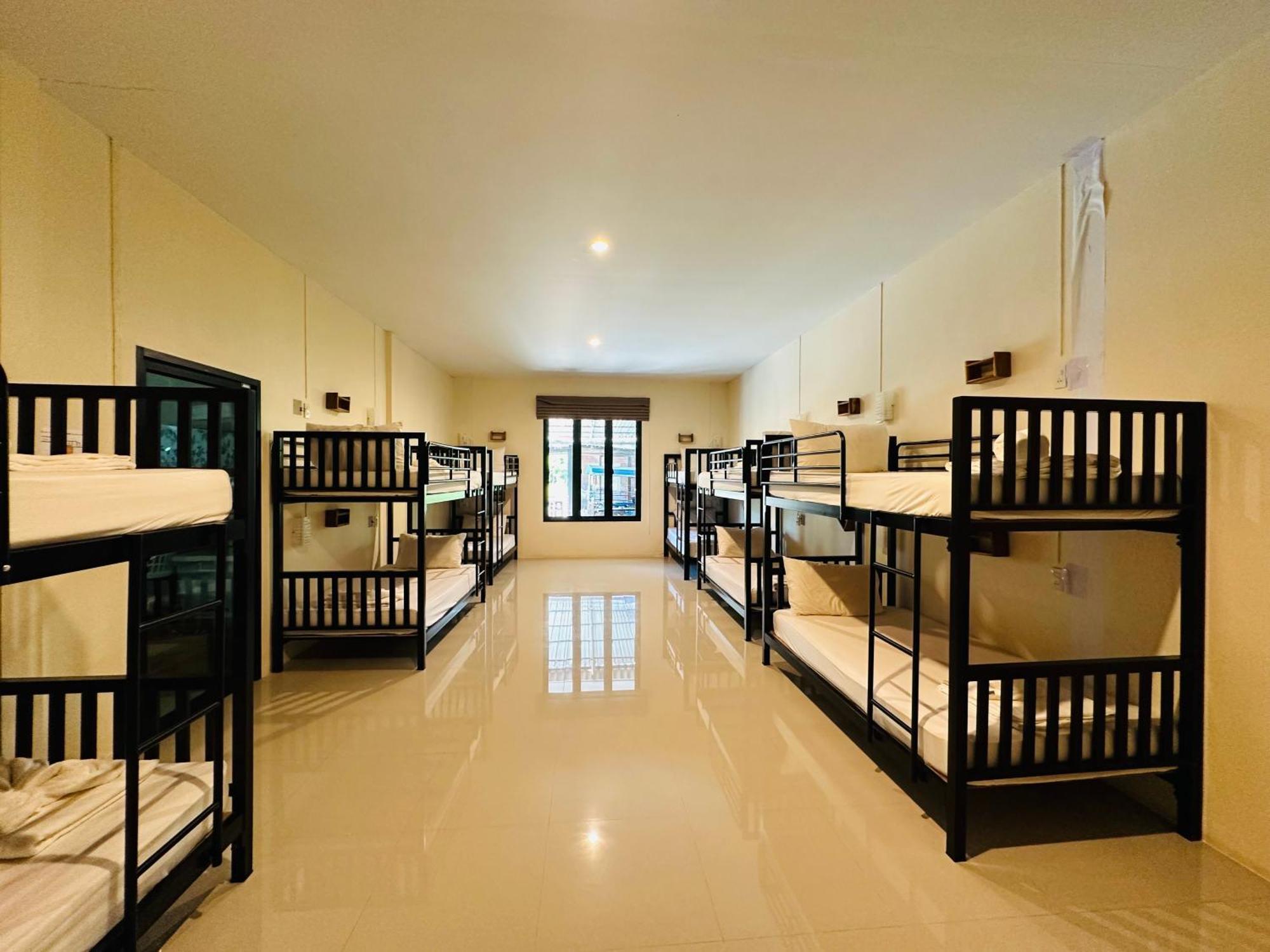 Koh Jum Bungalow & Hostel Exterior photo