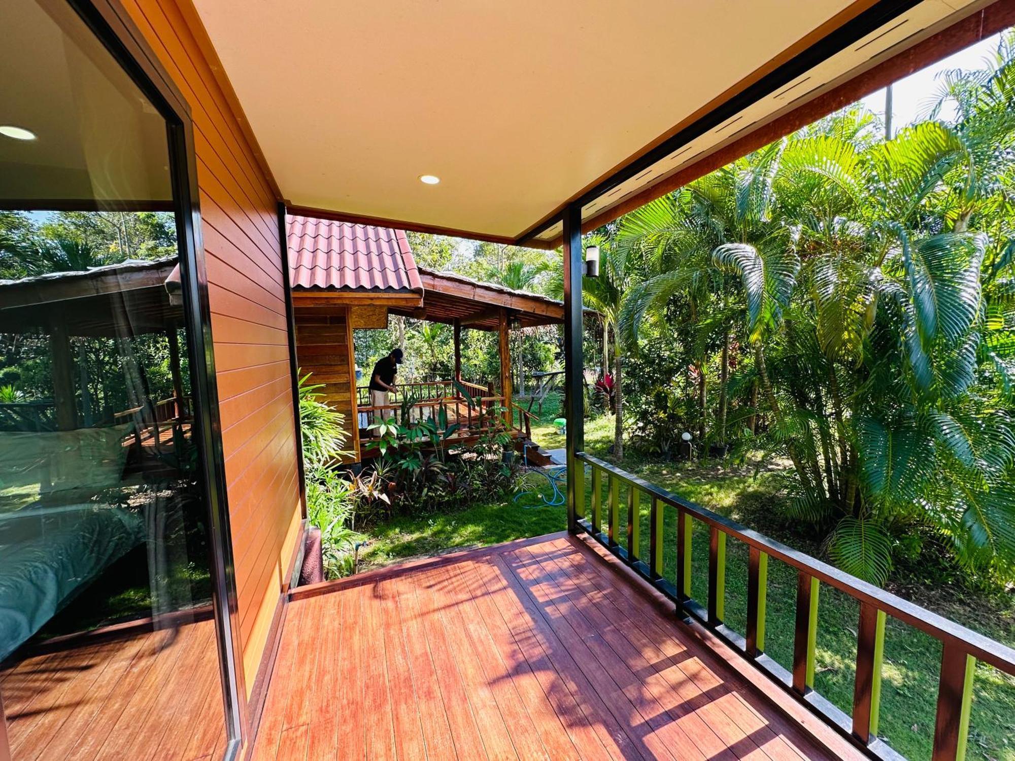 Koh Jum Bungalow & Hostel Exterior photo