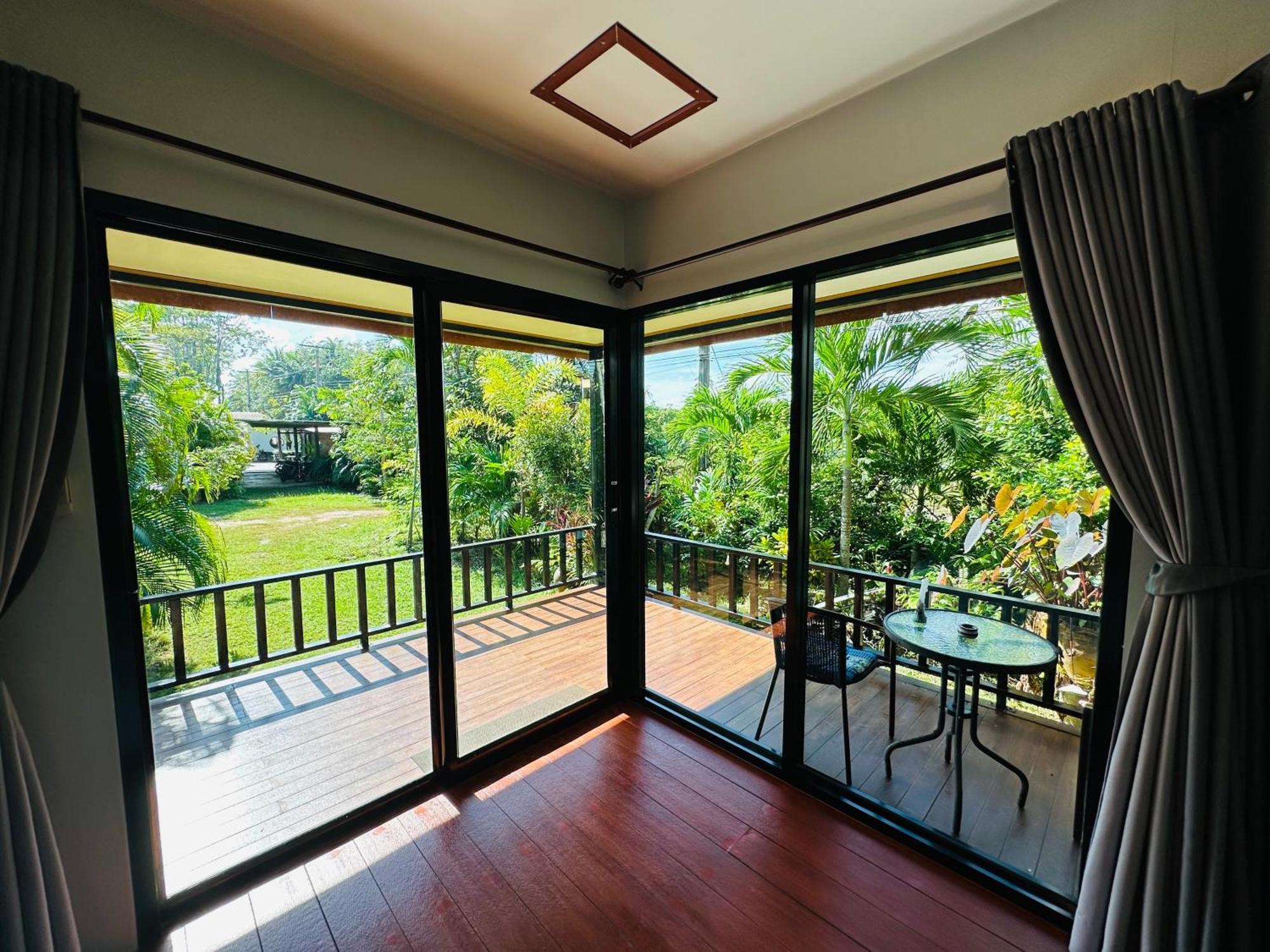 Koh Jum Bungalow & Hostel Exterior photo