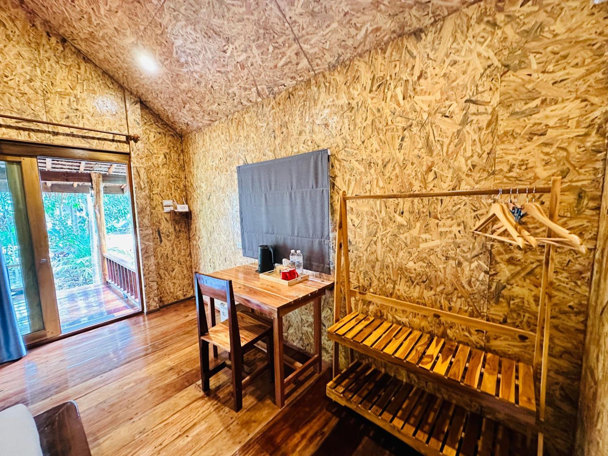 Koh Jum Bungalow & Hostel Exterior photo